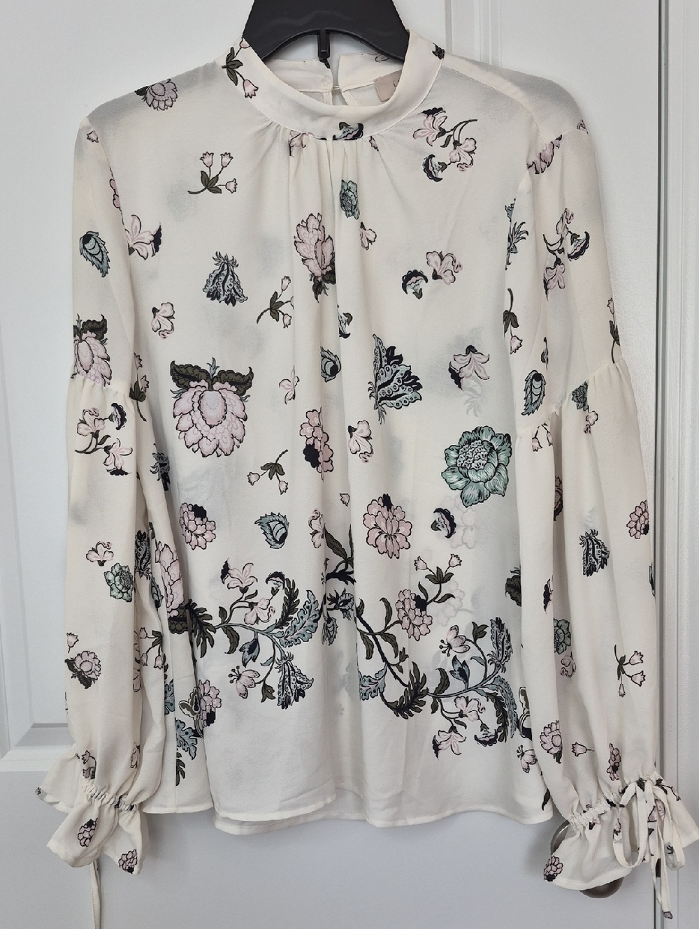 LOFT Cream Floral Long-Sleeve Tie-Cuff Blouse Size L